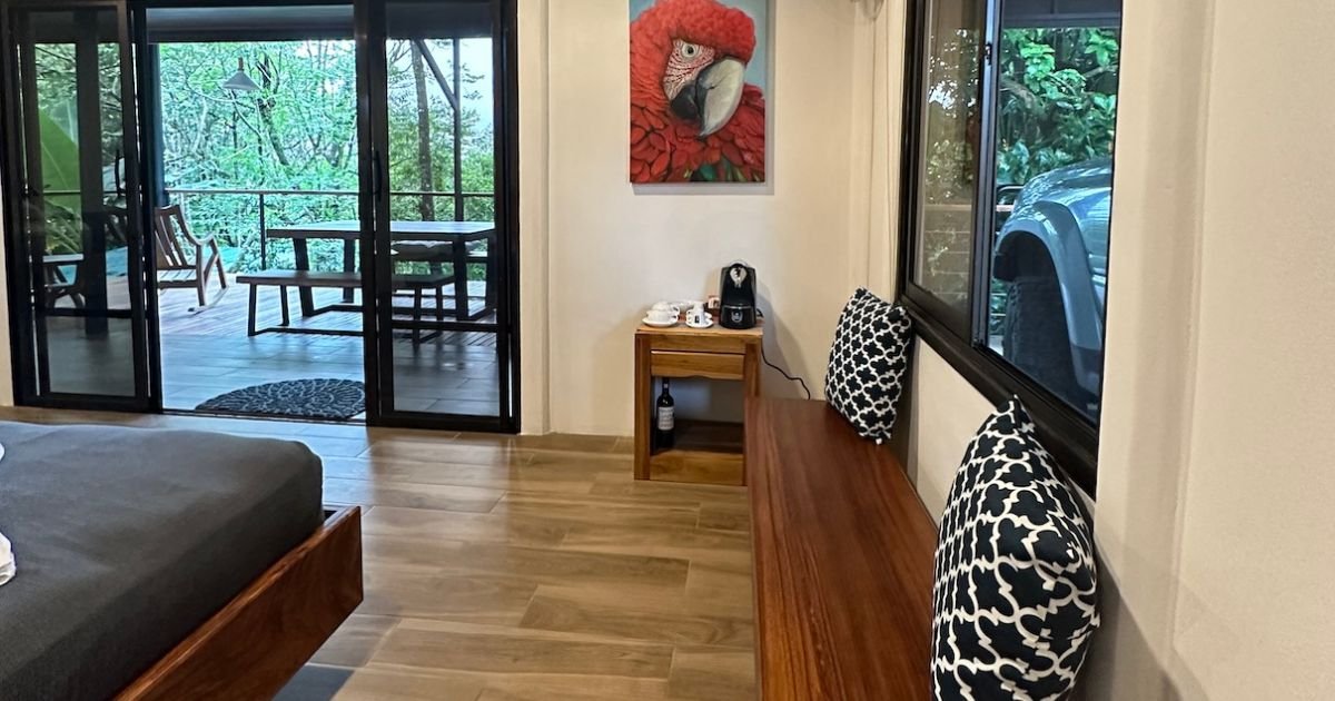 Pura Vida Jungle House (2 Bedroom/ 2 Bath)